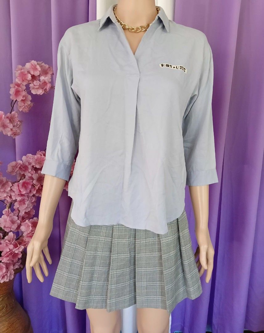 UNIQLO Rayon Skipper 3/4 Sleeve Blouse (Category: Blouses) located in Basista. Submitted by purpleens_shop (Listing ID 1470459530, Image 3). Description: .