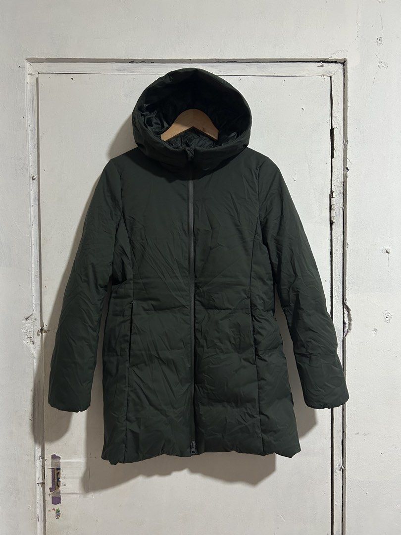 Uniqlo Seamless Down Parka Puffer Jacket (Category: Coats, Jackets and Outerwear) located in Taguig. Submitted by jamesssssg. (Listing ID 1470462225, Image 1). Description: Uniqlo Seamless Down Parka Puffer Jacket (Rare Colorway) Pristine Condition Flawless Small on tag W 18.5 L 29 Can pass as brand new 📨.