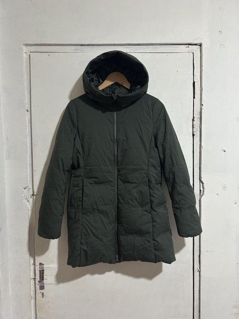 Uniqlo Seamless Down Parka Puffer Jacket (Category: Coats, Jackets and Outerwear) located in Taguig. Submitted by jamesssssg. (Listing ID 1470462225, Image 2). Description: Uniqlo Seamless Down Parka Puffer Jacket (Rare Colorway) Pristine Condition Flawless Small on tag W 18.5 L 29 Can pass as brand new 📨.