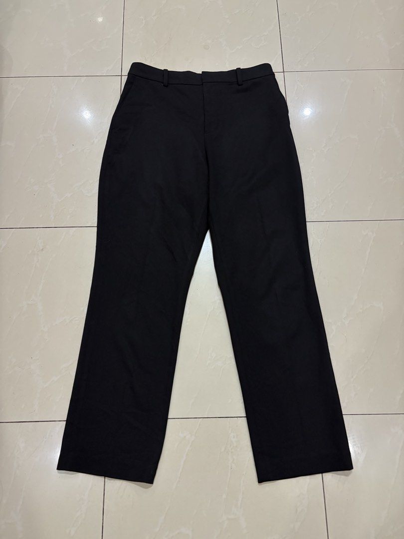 Uniqlo Smart Ankle Pants (Category: Other Bottoms) located in Iligan City. Submitted by thrift4dayz (Listing ID 1470497357, Image 1). Description: Size: Medium - Fits 26”-27” Color Rate : 10/10 Almost brand new condition .