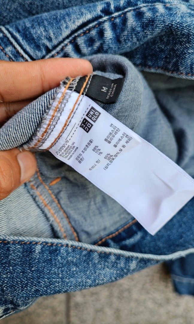 UNIQLO TYPE 1 TRUCKER DENIM (Category: Coats, Jackets and Outerwear) located in Davao. Submitted by st333tcartel (Listing ID 1470363369, Image 3). Description: Medium Length 25 Width 24.