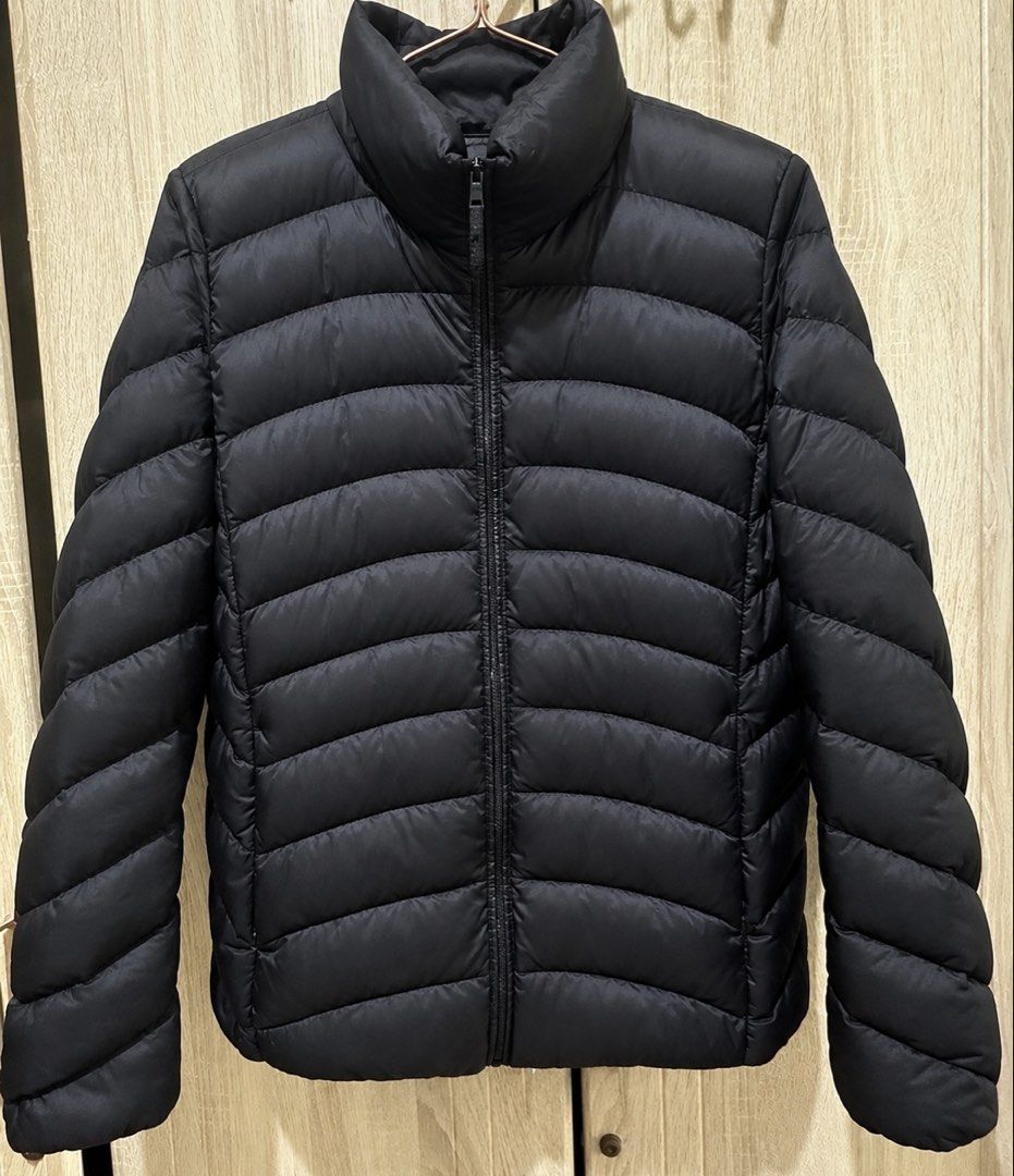UNIQLO Ultra Light Down Puffer Jacket (Category: Coats, Jackets and Outerwear) located in Manila. Submitted by manifestd (Listing ID 1470406639, Image 1). Description: UNIQLO Ultra Light Down Puffer Jacket ✔️Large 20.5x25, unisex ✔️Packable, lightweight but strong insulation ✔️ Excellent condition, no issue ✔️J&T / Lalamove ready .
