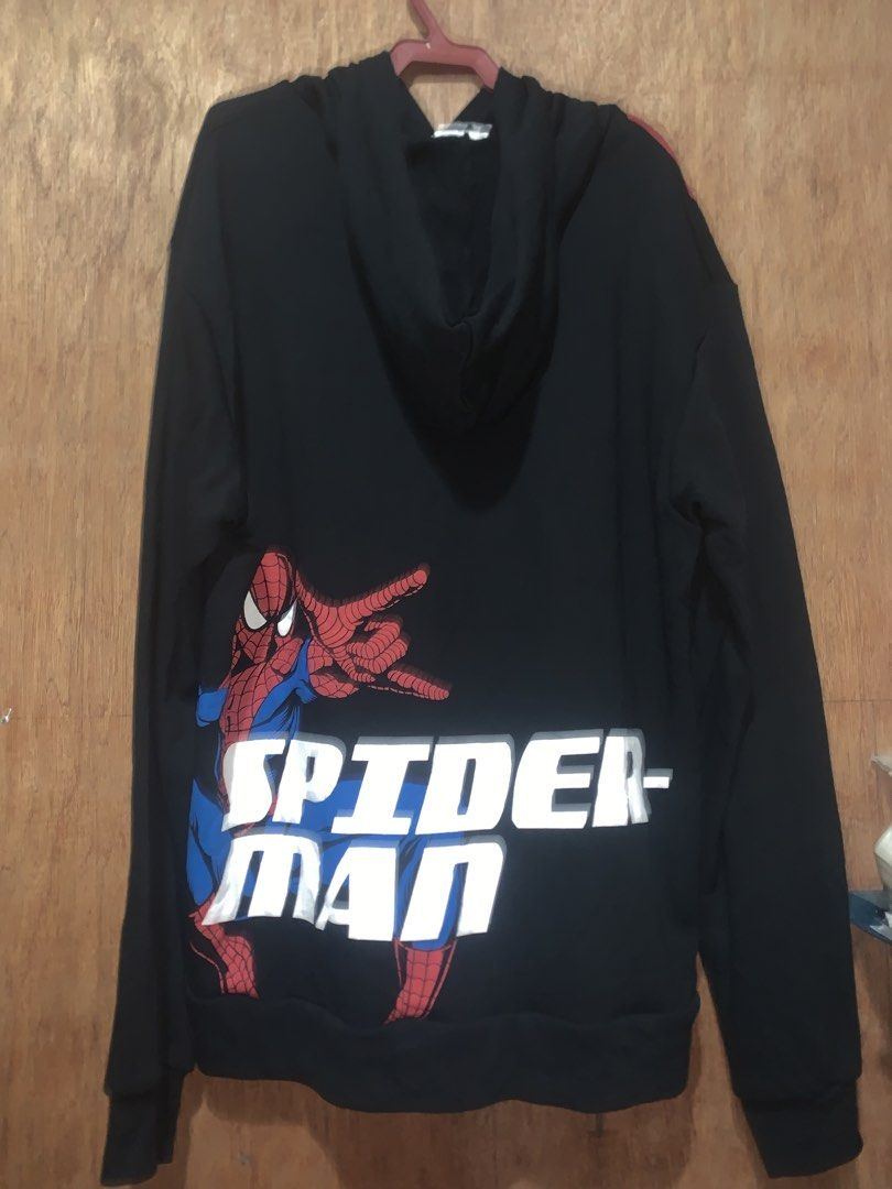 Universal Studios Spiderman Hoodie AOP (Category: Coats, Jackets and Outerwear) located in Silay City. Submitted by rikki_medel (Listing ID 1470523953, Image 2). Description: Universal Studios Spiderman Hoodie AOP Like New Condition No crackprints Size Large.