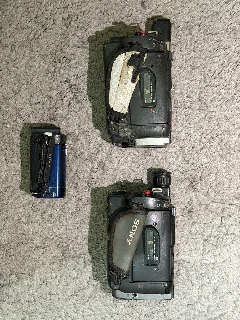 Untested Sony Video Cameras (Category: Video Cameras) located in Angeles City. Submitted by letscreateart (Listing ID 1470519095, Image 3). Description: Untested for take all only..