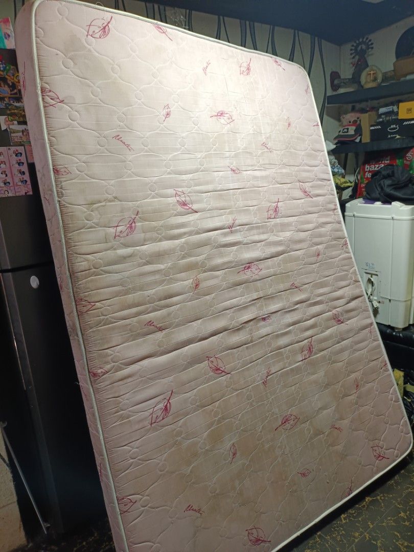 Uratex Bed Foam (Category: Bedding & Towels) located in Manila. Submitted by mikaelareyes (Listing ID 1470412000, Image 1). Description: Uratex Bed Foam 2,000❗ 54x75 inches rfs: change mattress needs cleaning/disinfect or better change the tela loc: malate manila pick up only.
