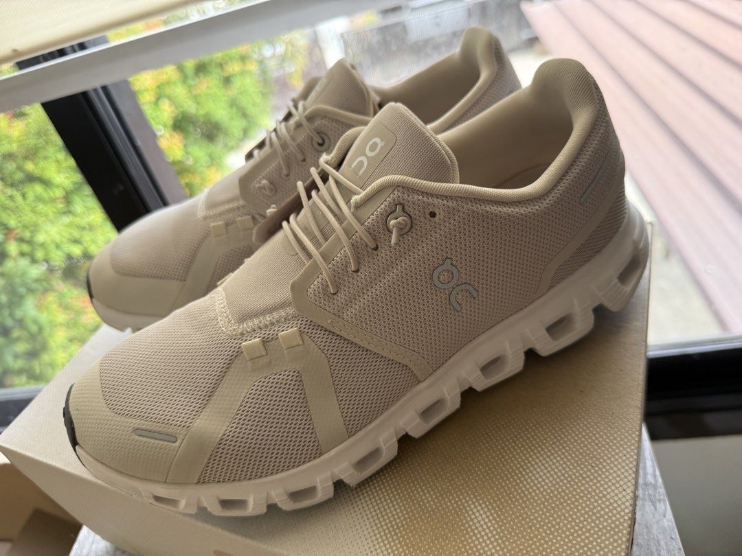 USED‼️ ON CLOUD 6 PEARL|WHITE (US 8.5 MENS) (Category: Casual Shoes) located in Davao. Submitted by bee_pee (Listing ID 1460165810, Image 3). Description: USED‼️ FOR 2 WEEKS ONLY IN US ON CLOUD 6 US 8.5 MENS PEARL|WHITE WITH BOX WITH EXTRA LACE RFS: Binibenta ko talaga shoes right after abroad kasi hindi ko na ginagamit ulit. PRICE: ₱5,500 (FREE SHIPPING).