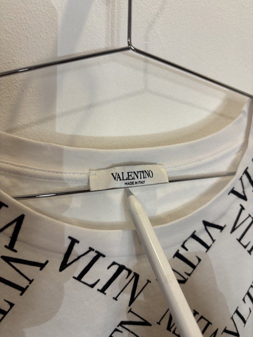 VALENTINO SHIRT AOP (Category: Luxury Apparel) located in Makati City. Submitted by sweetfitforyouph1200 (Listing ID 1470479376, Image 3). Description: Luxury brand Valentino Made in italy .