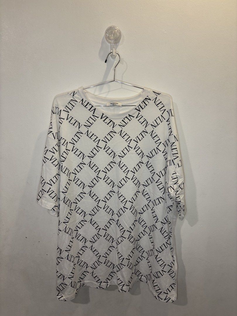 VALENTINO SHIRT AOP (Category: Luxury Apparel) located in Makati City. Submitted by sweetfitforyouph1200 (Listing ID 1470479376, Image 1). Description: Luxury brand Valentino Made in italy .