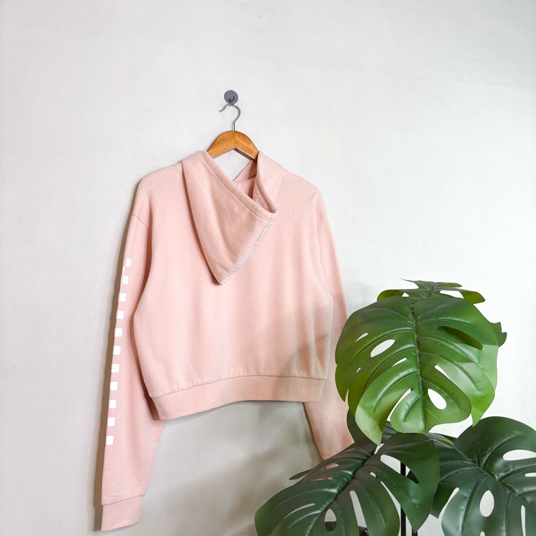Vans | Hoodie. (Category: Coats, Jackets and Outerwear) located in Manila. Submitted by bypiecesandstories (Listing ID 1470510632, Image 2). Description: Vans | Hoodie. 749 PHP 🧡 Perfect Condition Boxy Fit Can Fit — Small to Large Dimensions — W 23" L 23" A soft pale pink hoodie from Vans for a relaxed, laid-back look. Pair it with denim, shorts, or loose-fitting pants for an easy casual outfit. A great addition to your hoodie rotation. • REMIND