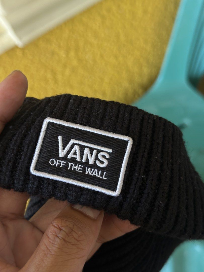 Vans Beanie (Category: Activewear) located in Alitagtag. Submitted by bhthrift_30 (Listing ID 1470477655, Image 2). Description: Vans Beanie authentic✅ 850+sf No issue.
