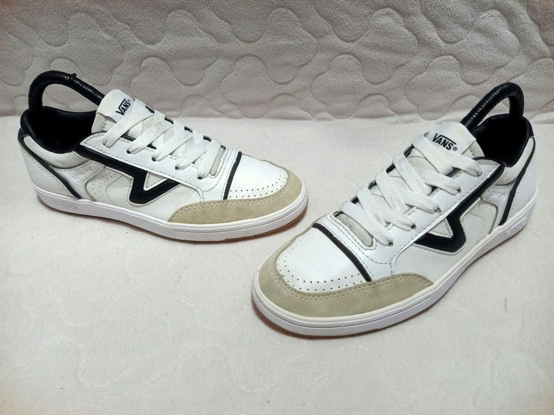 VANS LOWLAND💥 (Category: Sneakers) located in Cebu City. Submitted by urbantreasures.101 (Listing ID 1470366751, Image 3). Description: ORIGINAL 💯 PRELOVED , SECONDHAND👟 VANS LOWLAND💥 US SIZE 7.5 WOMEN EUR SIZE 38 24CM EXCELLENT CONDITION 800 ONLY✨ CLICK THE PICTURE FOR DETAILS CAN SHIP NATIONWIDE PERO PWEDE COD KUNG CEBU AREA📌 MESSAGE ME FOR MORE DETAILS 😊🙏.