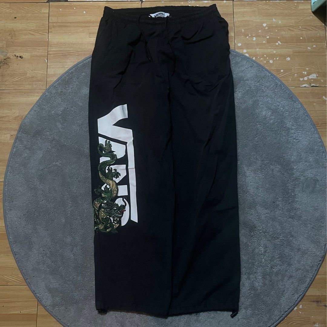 VANS PANTS w dragon patches (Category: Chinos) located in Lipa City. Submitted by snor.g (Listing ID 1470425235, Image 1). Description: .