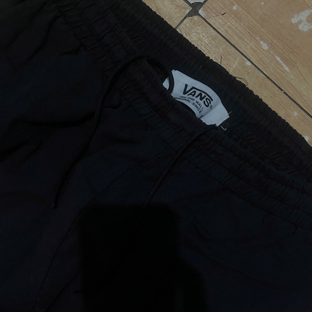 VANS PANTS w dragon patches (Category: Chinos) located in Lipa City. Submitted by snor.g (Listing ID 1470425235, Image 3). Description: .