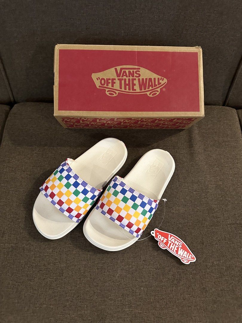 VANS Slides (Category: Slippers and slides) located in General Santos City (Dadiangas). Submitted by uragon.apparel (Listing ID 1470387627, Image 1). Description: .