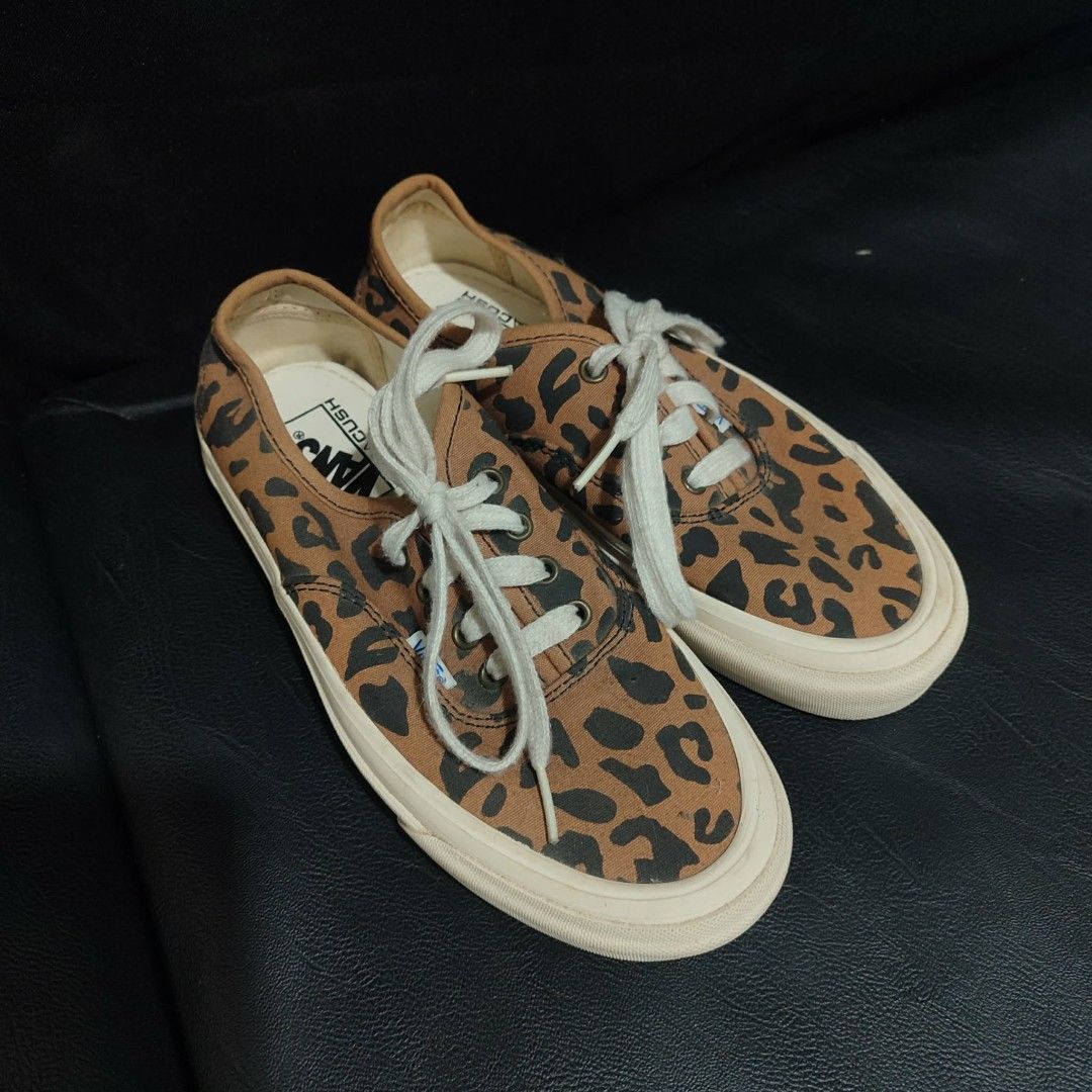 Vans Ultracush Leopard Print Sneakers (Category: Sneakers) located in Manila. Submitted by zy0420 (Listing ID 1470368185, Image 1). Description: - Brand/Model: AUTHENTIC Vans Low 44 DX Leopard - Phase-out on market - SIZE: Woman's 6.5 / EURO 36.5 / CM 23 - Design: Trendy brown leopard print pattern - Comfort: Equipped with UltraCush insoles for extra cushioning - Details: White laces and vintage-style off-white rubber soles - Style: Versatile and