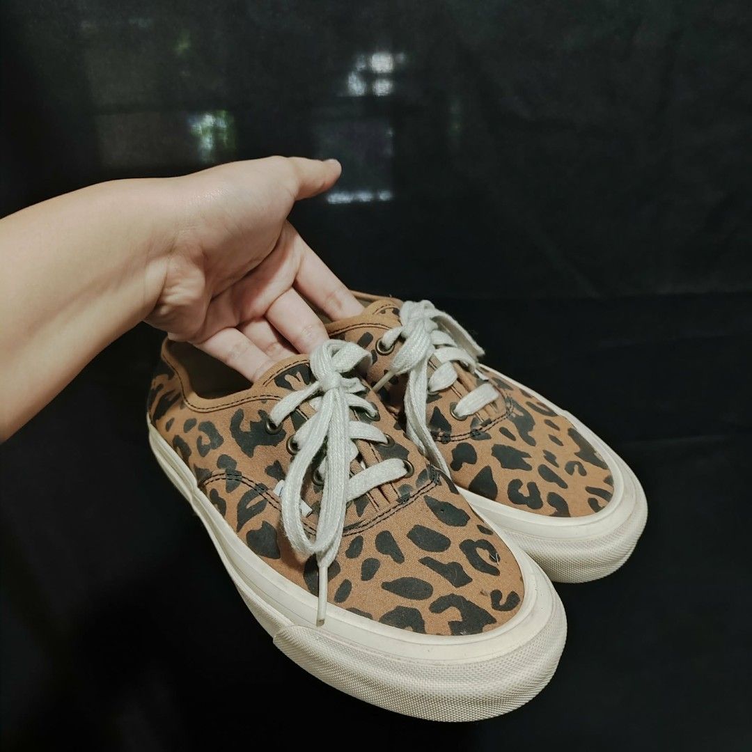 Vans Ultracush Leopard Print Sneakers (Category: Sneakers) located in Manila. Submitted by zy0420 (Listing ID 1470368185, Image 3). Description: - Brand/Model: AUTHENTIC Vans Low 44 DX Leopard - Phase-out on market - SIZE: Woman's 6.5 / EURO 36.5 / CM 23 - Design: Trendy brown leopard print pattern - Comfort: Equipped with UltraCush insoles for extra cushioning - Details: White laces and vintage-style off-white rubber soles - Style: Versatile and