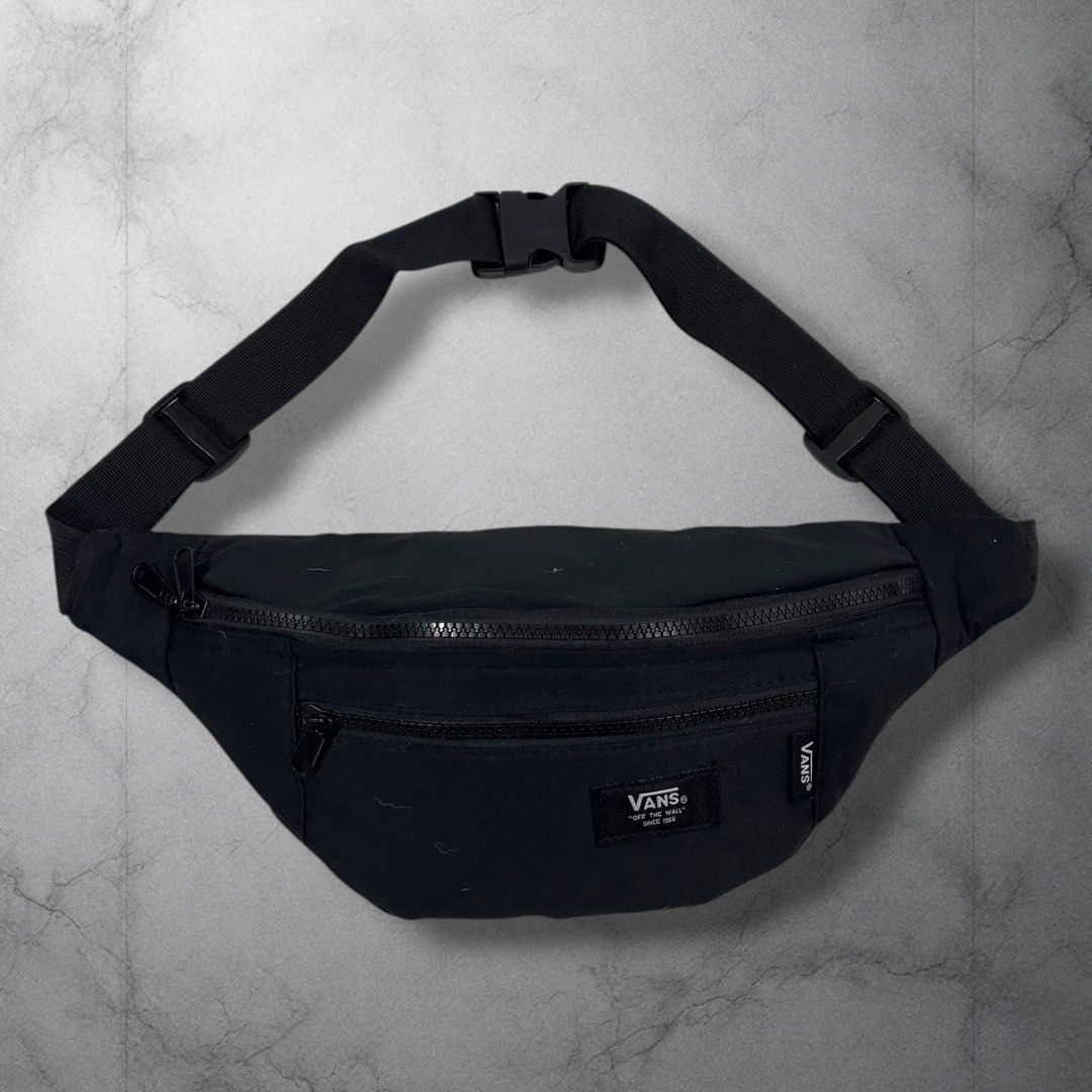 Vans Waist Belt Pack Bag (Category: Belt bags, Clutches and Pouches) located in Cavite. Submitted by itsayaaa (Listing ID 1470541574, Image 1). Description: No issue Excellent Condition .