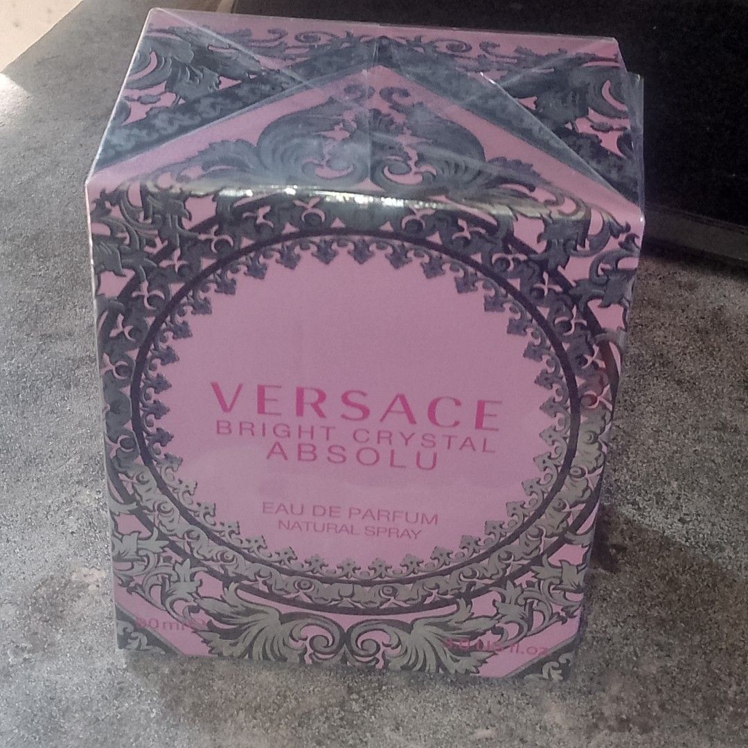 Versace absulo (Category: Fragrance & Deodorants) located in Quezon City. Submitted by aciertobenzs (Listing ID 1470548936, Image 1). Description: it's brand new sealed,.