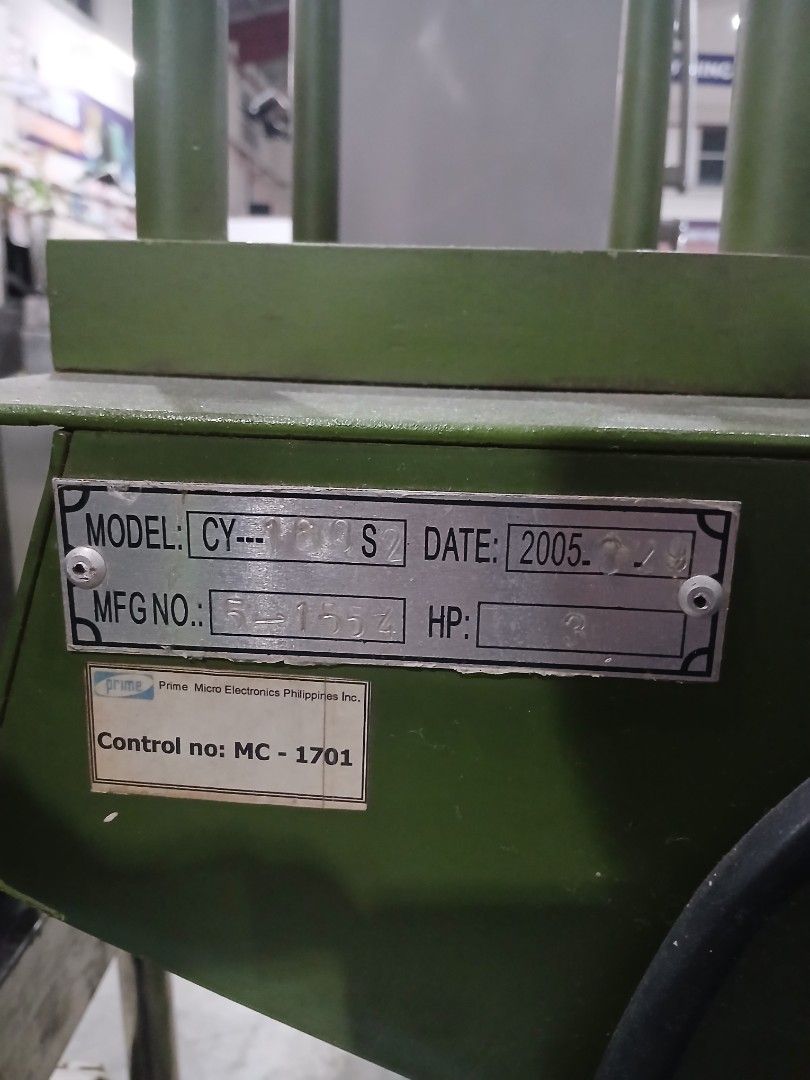 Vertical Plastic Injection Moulding Machine (Category: Construction Tools & Equipment) located in Manila. Submitted by sc_arvin (Listing ID 1470459632, Image 3). Description: .