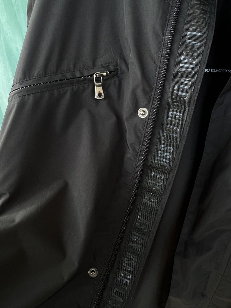 Vesace Classic Windbreaker Jacket (Category: Tshirts & Polo Shirts ) located in Cavite. Submitted by slumbermanila (Listing ID 1470397583, Image 2). Description: Vesace Classic Windbreaker Jacket multi pockets with drawstring with snap buttons and zipper see photos for right measurements .