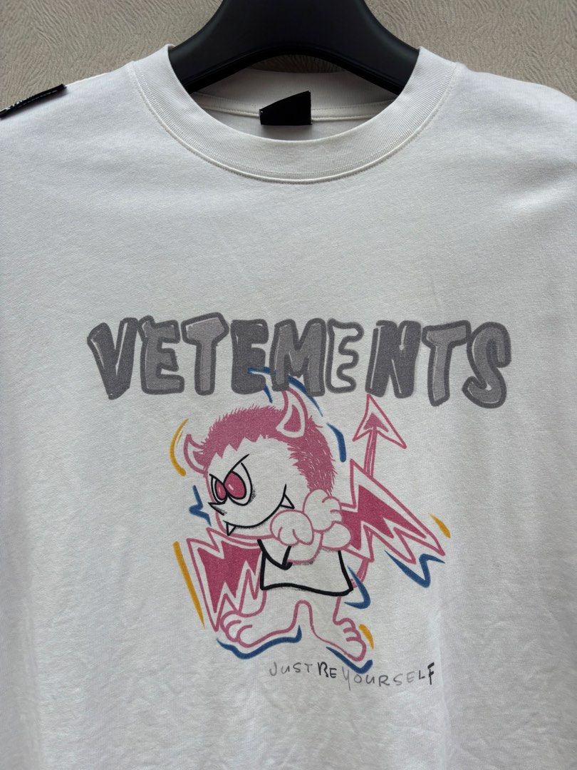 Vetements Shirt (Category: Tshirts & Polo Shirts ) located in Baybay. Submitted by thrift.ed2023 (Listing ID 1470436658, Image 2). Description: Vetements Shirt Large to XL 23x27 LB 28 No Issue Need Wash Good as New .