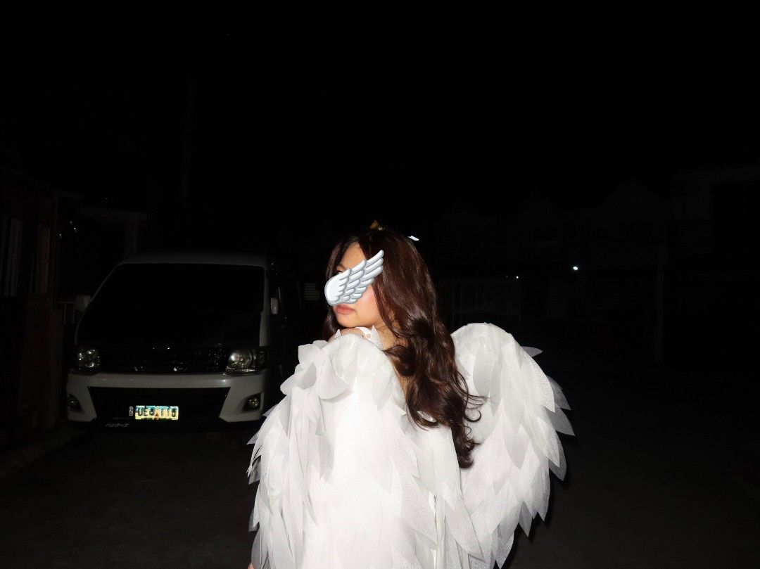 Victoria secret wings (Category: Others Tops) located in San Fernando. Submitted by allycndrei00134 (Listing ID 1470543036, Image 3). Description: only used once, perfect for Halloween Victoria Secret angel inspired.