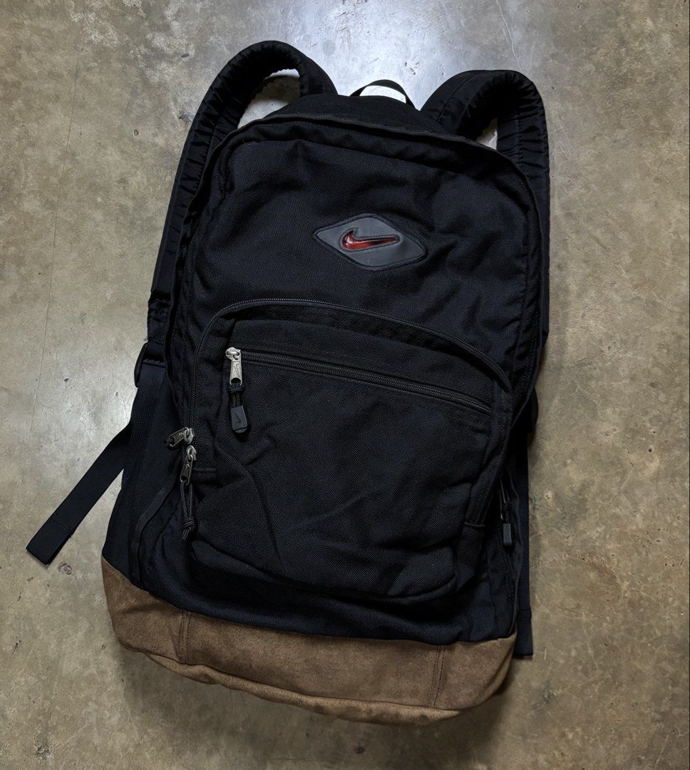 Vintage 90’s Nike Backpack Emblem Logo (Category: Backpacks) located in Dipolog. Submitted by krstnagnis98 (Listing ID 1470482198, Image 2). Description: Vintage 90’s Nike Backpack Authentic Nylon/suede material Excellent condition Multiple compartments Embossed Swoosh Logo sa pullers No issue Authentic Mine 1,580 free SF DM. 💌.