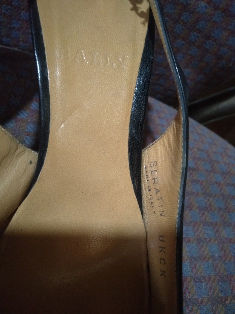 Vintage BALLY sling back heels (Category: Heels) located in Baguio. Submitted by oliviapreloved100620 (Listing ID 1470495205, Image 2). Description: Genuine leather mase in Italy. Issue: need to put new rubber heel protector ( add 100 ako na papagawa ).
