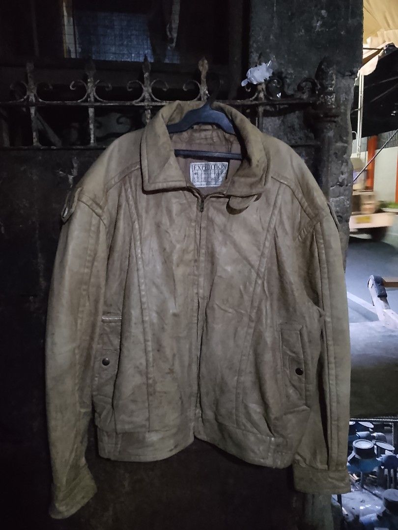 Vintage Expedition by Robert Comstock Genuine Leather Jacket (Category: Coats, Jackets and Outerwear) located in Manila. Submitted by warmcloud-06f3 (Listing ID 1470498892, Image 2). Description: - Brand: Expedition by Robert Comstock - Material: 100% Genuine Leather (Verified inside tag) - Color: Earthy brown - Style: Classic bomber with full zip closure and front pockets - Weight/Texture: Heavyweight with a rugged, durable finish - Condition: E