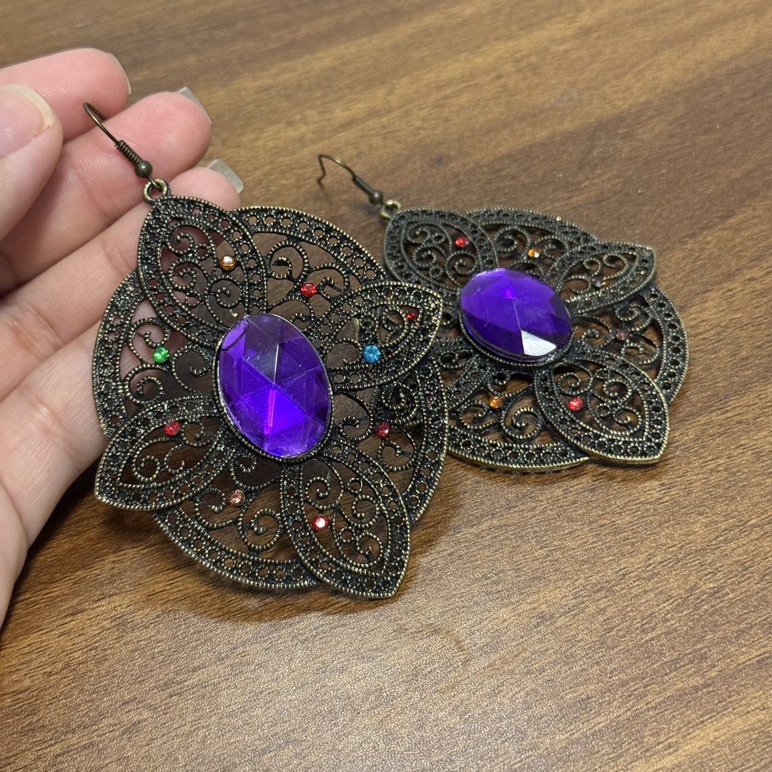 Vintage Filigree Earrings (Category: Earrings) located in Baliuag. Submitted by from.linea (Listing ID 1470540644, Image 1). Description: .