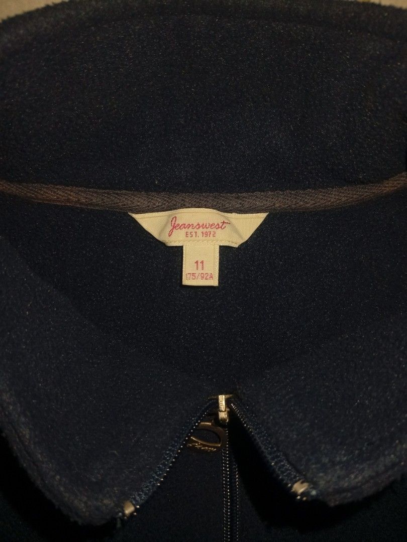 Vintage full-zip fleece jacket/sweater (Category: Coats, Jackets and Outerwear) located in Santo Domingo. Submitted by uuaauuaa (Listing ID 1470457481, Image 2). Description: dm if ur interested!!.