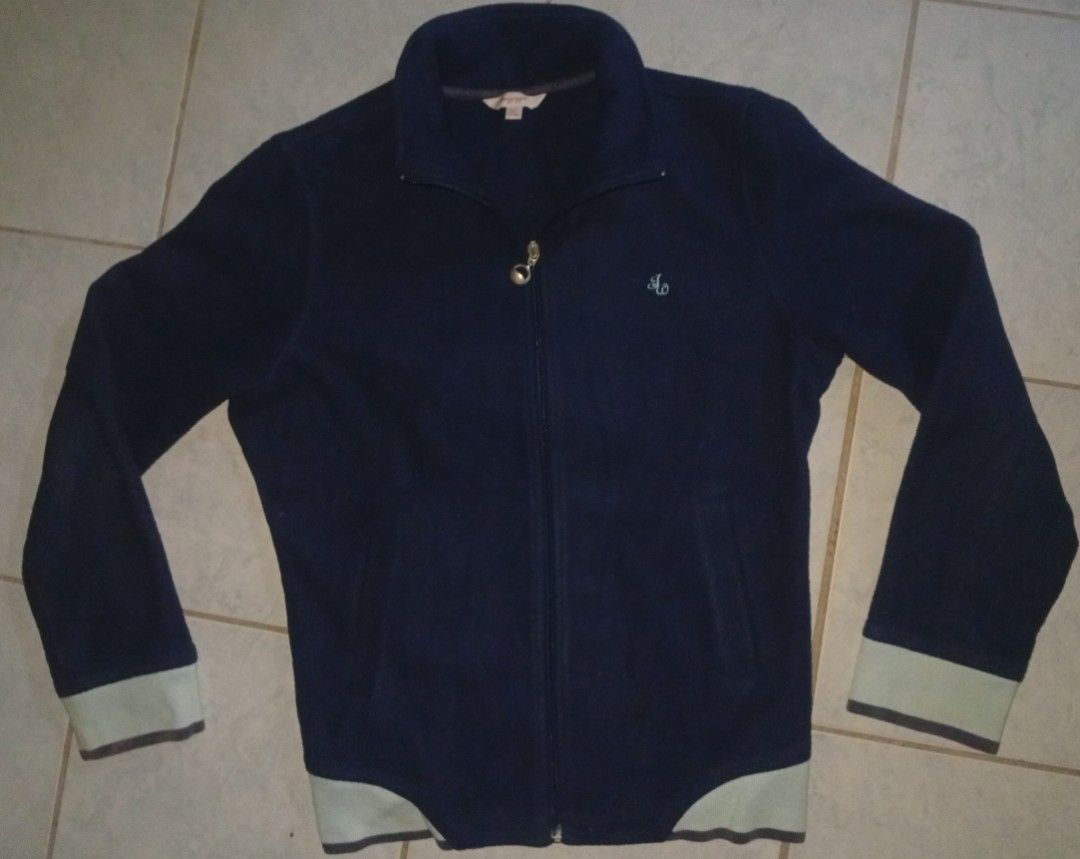 Vintage full-zip fleece jacket/sweater (Category: Coats, Jackets and Outerwear) located in Santo Domingo. Submitted by uuaauuaa (Listing ID 1470457481, Image 1). Description: dm if ur interested!!.