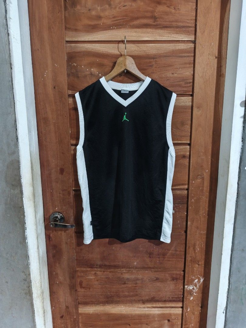 VINTAGE JORDAN TANK TOP (Category: Tshirts & Polo Shirts ) located in Tagum. Submitted by danelle_closet1106 (Listing ID 1470406242, Image 1). Description: AS NEW NO ISSUE SIZE:MEDIUM.