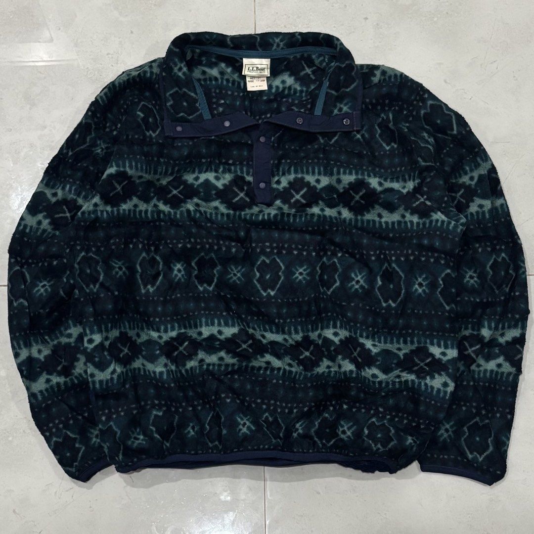 Vintage LL bean aztec half button fleece jacket (Category: Coats, Jackets and Outerwear) located in Cebu City. Submitted by florianmiral28 (Listing ID 1470353898, Image 1). Description: Vintage LL bean aztec half button fleece jacket Excellent condition Medium W 23 L 25.