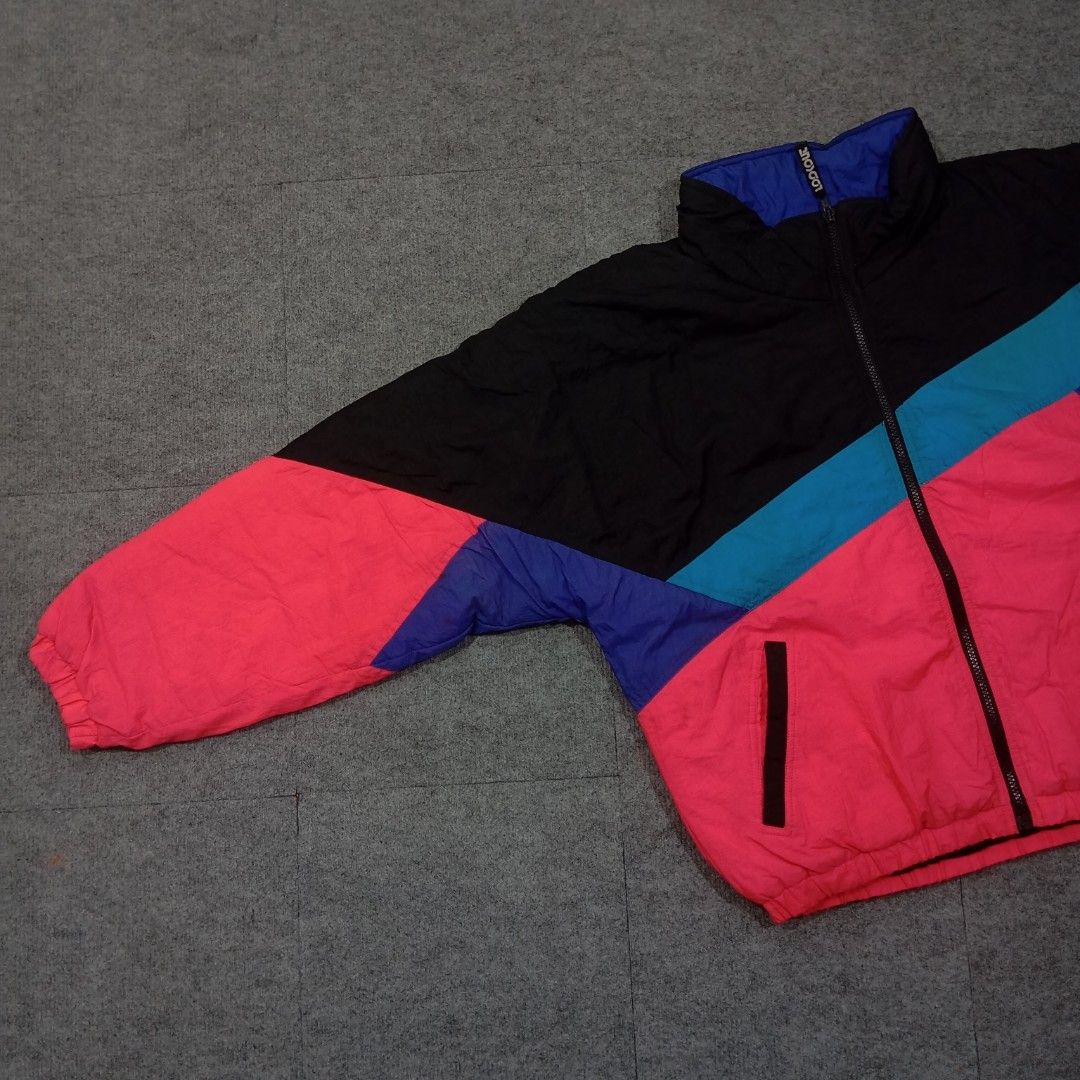 Vintage Lookout Windbreaker (Category: Coats, Jackets and Outerwear) located in Taguig. Submitted by sito. (Listing ID 1470392342, Image 3). Description: For sale! 📣 Vintage Lookout Windbreaker Specs and measurements: • Size XL • Length 25 inches • Width 25 inches Condition Details: • Excellent Condition • No issue • Color rate: 10/10 • Overall Condition: 10/10 Price: ~ ₱499 Transaction Details: Location: Upper Bicutan, Taguig City, Metro Manila