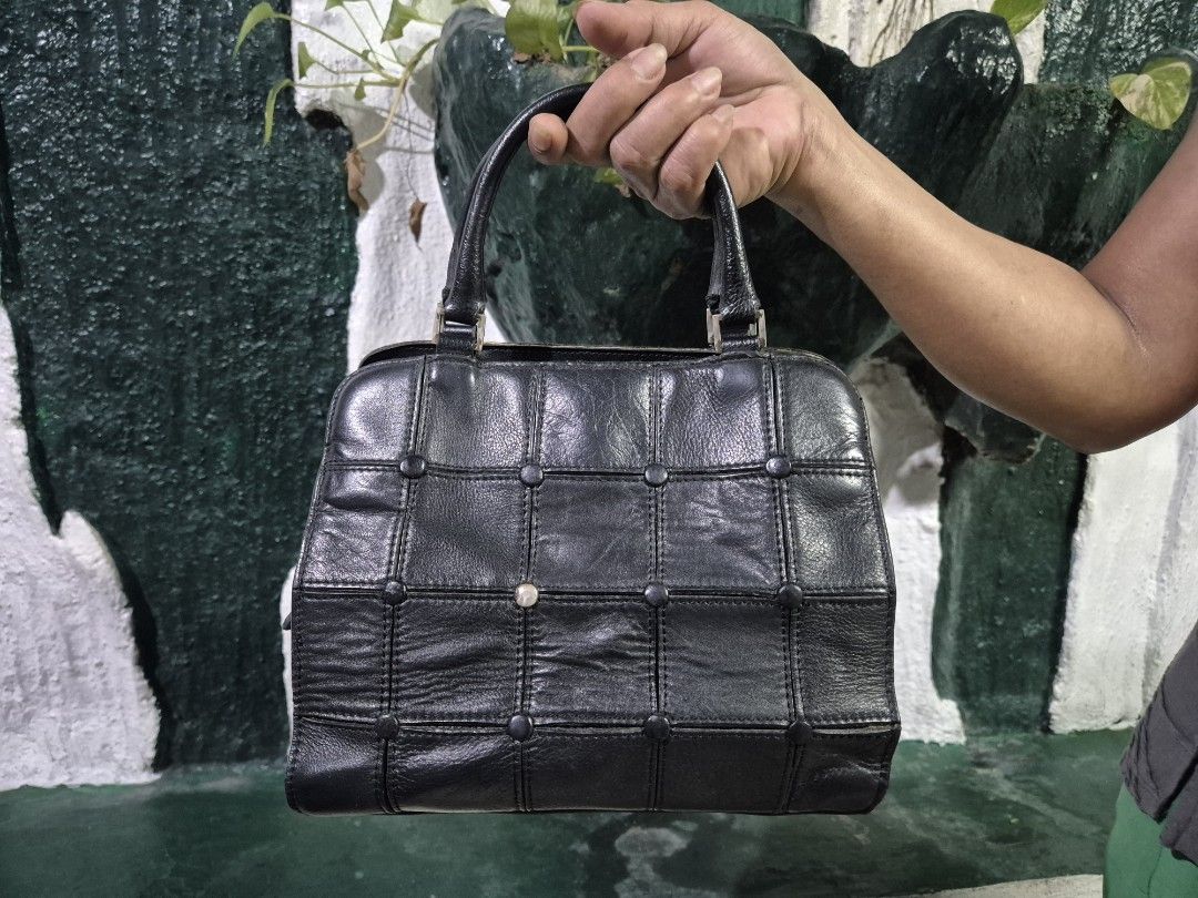 Vintage MCM Bag (Category: Luxury Bags & Wallets) located in Mandaluyong City. Submitted by marieeeeeflor (Listing ID 1470452223, Image 1). Description: selling my 1990s MCM bag for 16k. slightly negotiable mop: gcash or maribank mod: lalamove.