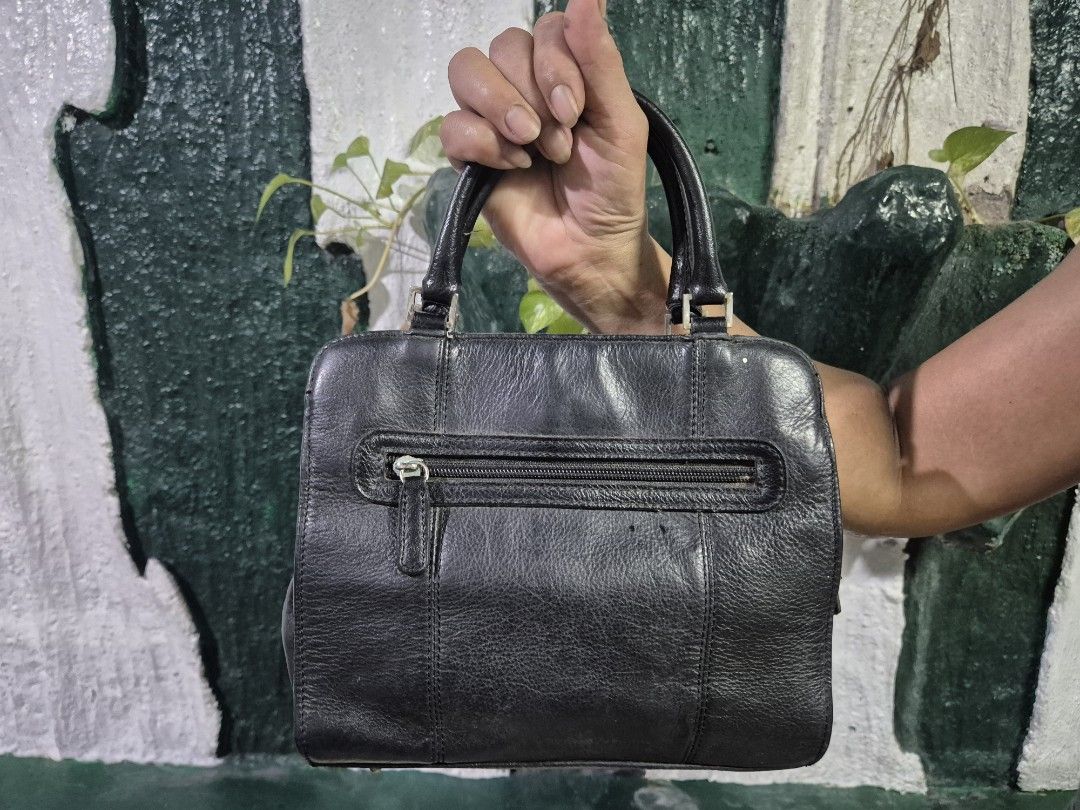 Vintage MCM Bag (Category: Luxury Bags & Wallets) located in Mandaluyong City. Submitted by marieeeeeflor (Listing ID 1470452223, Image 2). Description: selling my 1990s MCM bag for 16k. slightly negotiable mop: gcash or maribank mod: lalamove.
