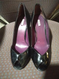 (Category: ) located in . Submitted by oliviapreloved100620 (Listing ID 1470379955, Image 1). Description: .
