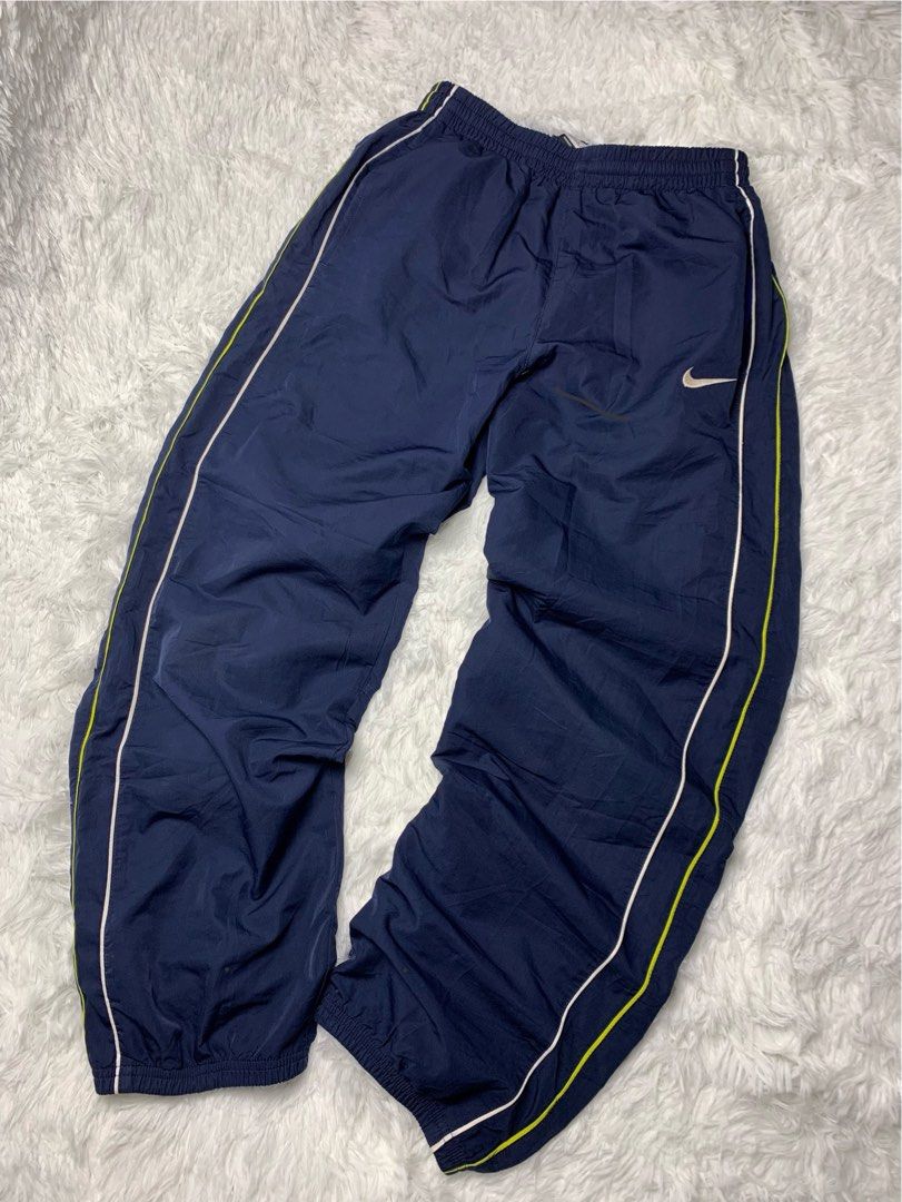 Vintage Nike Trackpants (Category: Activewear) located in Mandaluyong City. Submitted by ikonicpieces (Listing ID 1470533671, Image 1). Description: BASA MUNA BAGO BUMILI! Dimes: W: 25” - 34” L: 37” Front Rise: 11.5” Leg Hole: 7” Size on tag (Youth size) : L Size Fit: S Color rate: 9/10 Condition: 8.7/10 Issue: 1 pinhole (only in outer layer) MINE: 449 💳 PAYMENT: GCash / GoTyme 🚚 SHIPPING: J&T - Payment first before shipping. 📍 PLEASE NOTE -Th
