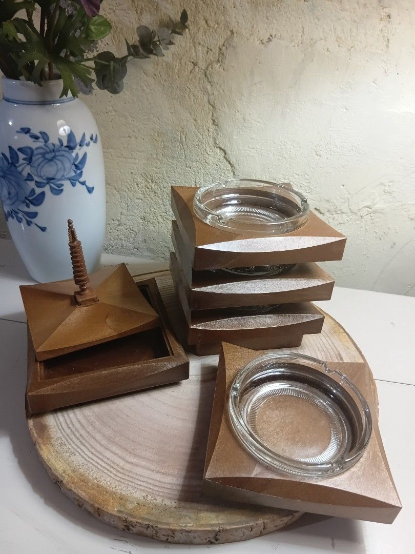 Vintage Pagoda Ashtray (Category: Vintage Collectibles) located in Marikina City. Submitted by brandodracu (Listing ID 1470460018, Image 2). Description: good condition made in japan.