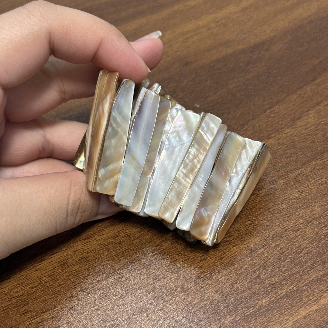 Vintage Pearl Shell Tile Stretch Bangle Bracelet (Category: Bracelets) located in Baliuag. Submitted by from.linea (Listing ID 1470538575, Image 2). Description: .