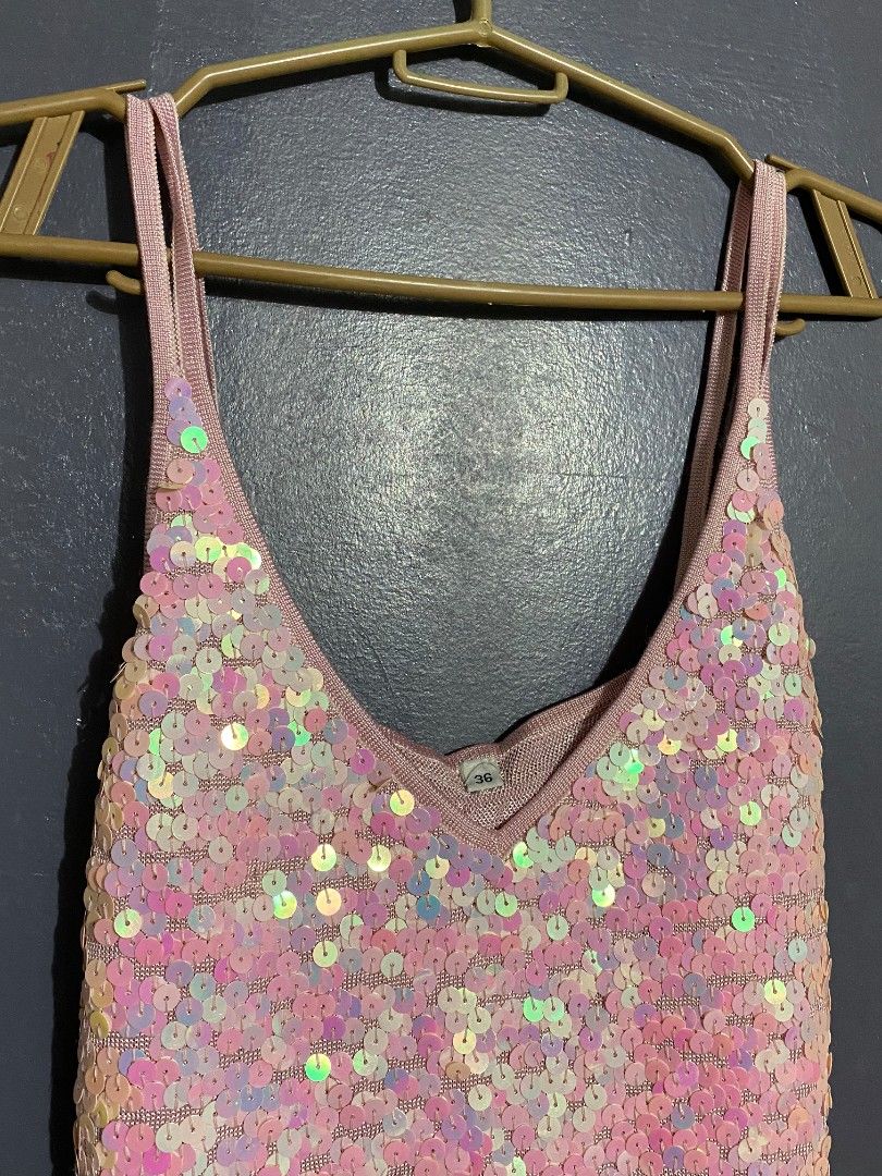 Vintage Pink fully sequin top (Category: Others Tops) located in Bangued. Submitted by thestyle.archiveph (Listing ID 1470426737, Image 2). Description: small to semi medium no issue.
