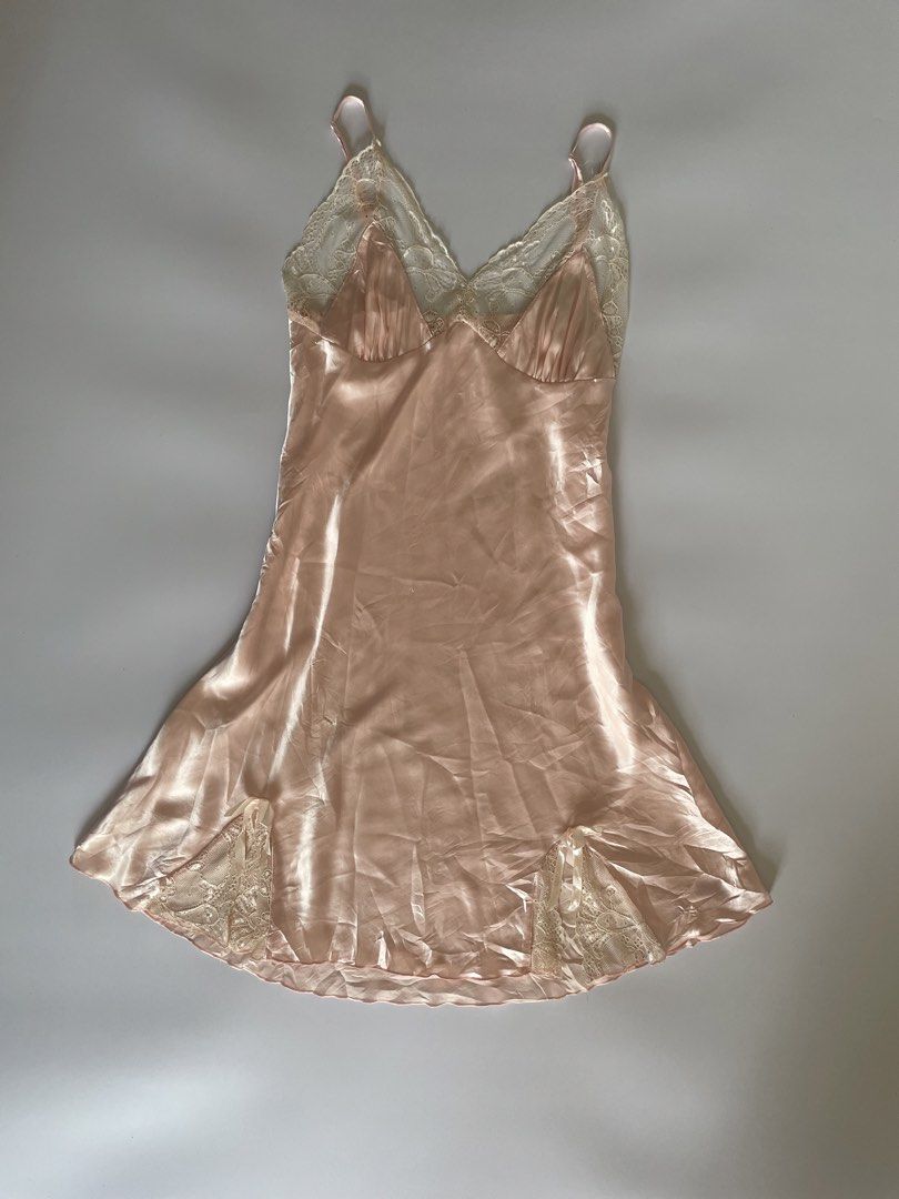 vintage pink satin (Category: Dresses) located in Aroroy. Submitted by good.race (Listing ID 1470542853, Image 1). Description: vouch me on my ig: g.raceph vintage pink satin and lace chemise or slip nightgown.