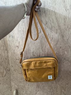 (Category: ) located in . Submitted by thriftshoesapparatus (Listing ID 1470487618, Image 1). Description: .
