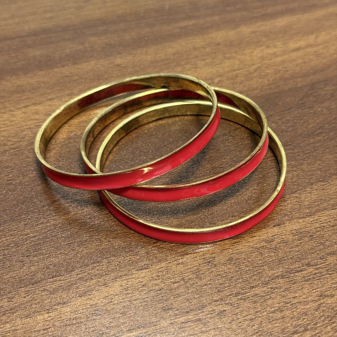 Vintage Red and Gold Stackable Bangles (Category: Bracelets) located in Baliuag. Submitted by from.linea (Listing ID 1470538890, Image 1). Description: .