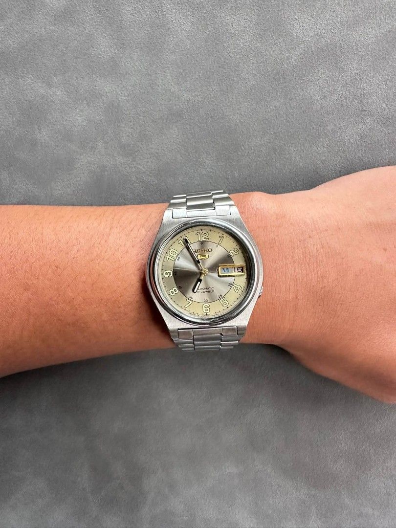 Vintage Seiko 5 Military (Category: Men's Watches) located in Manila. Submitted by todssygoldie (Listing ID 1470454910, Image 1). Description: Vintage Seiko 5 Military -9/10 condition (Pre-owned) -Movement 7009 Automatic -Case size 37-38mm -Clean Glass and dial -New service and buff -Good runing condition machine 🏷️Php 4,800 Negotiable Inclusion: ✔️Seiko replacement box ✔️Exclusive EA Watches Eco Bag ✔️Exclusive EA Watches physical warranty card