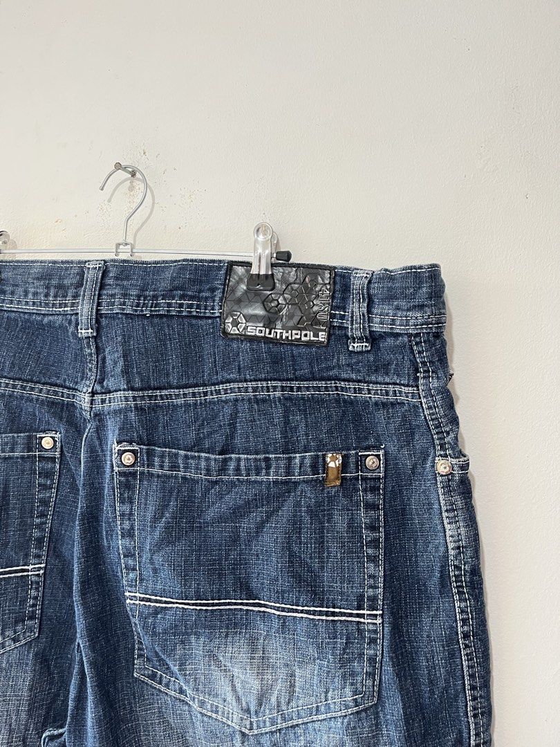 Vintage Y2k Southpole jorts (Category: Shorts) located in Santa Rosa. Submitted by jhongilber04420 (Listing ID 1470503189, Image 3). Description: Vintage Y2k Southpole jorts 40w 27L 13 ol Excellent condi Need wash Sign of usage Issue: zipper 1k .