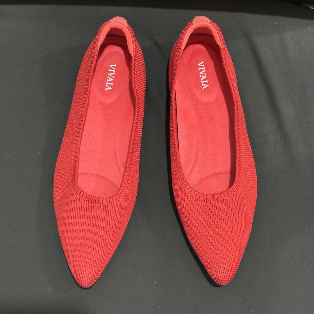 VIVAIA Aria 5° Pointed-Toe Ballet Flats (Ruby Red)❤️ (Category: Flats & Sandals) located in Valenzuela. Submitted by ssm_by_nmt (Listing ID 1470542265, Image 1). Description: VIVAIA Aria 5° Pointed-Toe Ballet Flats (Ruby Red)❤️ Size: 39.5 EU / 8.5 US Womens Pointed-Toe Ballet Flats Modern design meets unmatched comfort in a reimagined pointed-toe flat. Endlessly versatile, it takes you from workday polish to weekend ease while keeping you stylish