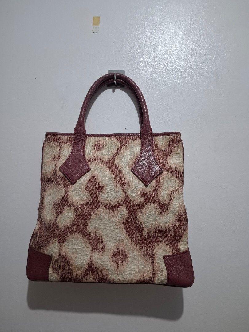 Vivienne westwood bag (Category: Tote Bags) located in Tarlac. Submitted by christopher.24 (Listing ID 1470396767, Image 2). Description: good condition.