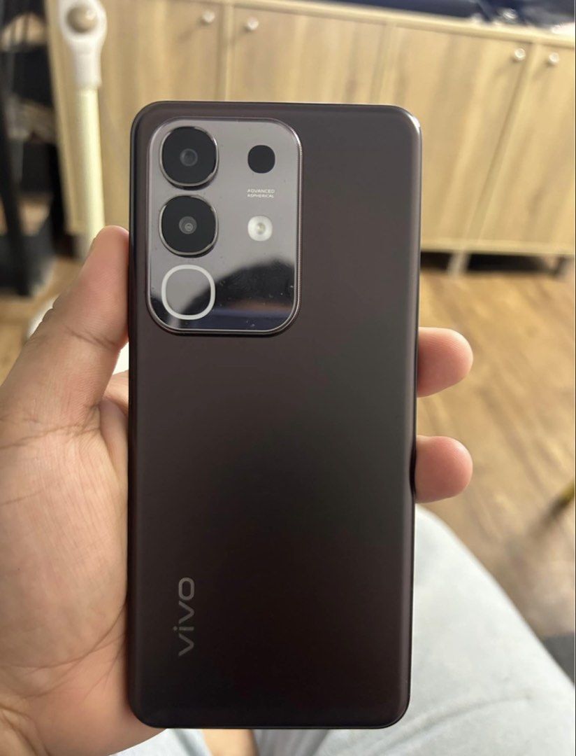VIVO Y29 4G (Category: Vivo) located in General Trias. Submitted by zaragbuya (Listing ID 1470376930, Image 3). Description: Inclusions: Unit Box 44 watts Charger and Cable 1 Case Super Minimal dents since main phone. RFS: May new phone na. Specs: Display: 6.68-inch HD+ IPS LCD, 120Hz refresh rate Processor: Qualcomm Snapdragon 685 Storage & RAM: 8GB RAM + 128GB or 256GB internal storage Battery: 6,500mAh Charging: 44W FlashCharge wired charging 